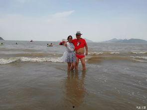 海边吃瓜小视频,一起品味夏日吃瓜小视频