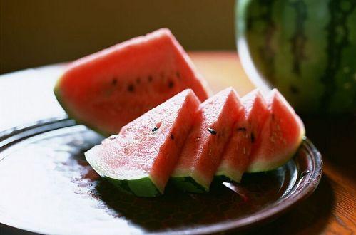 大厅里在吃瓜,揭秘大厅里的吃瓜众生相