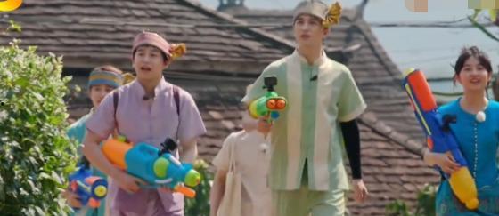 边吃瓜看戏,揭秘娱乐圈幕后故事