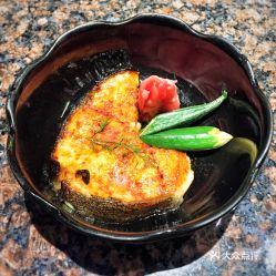 鳕鱼排店铺吃瓜,吃瓜群众的美食盛宴